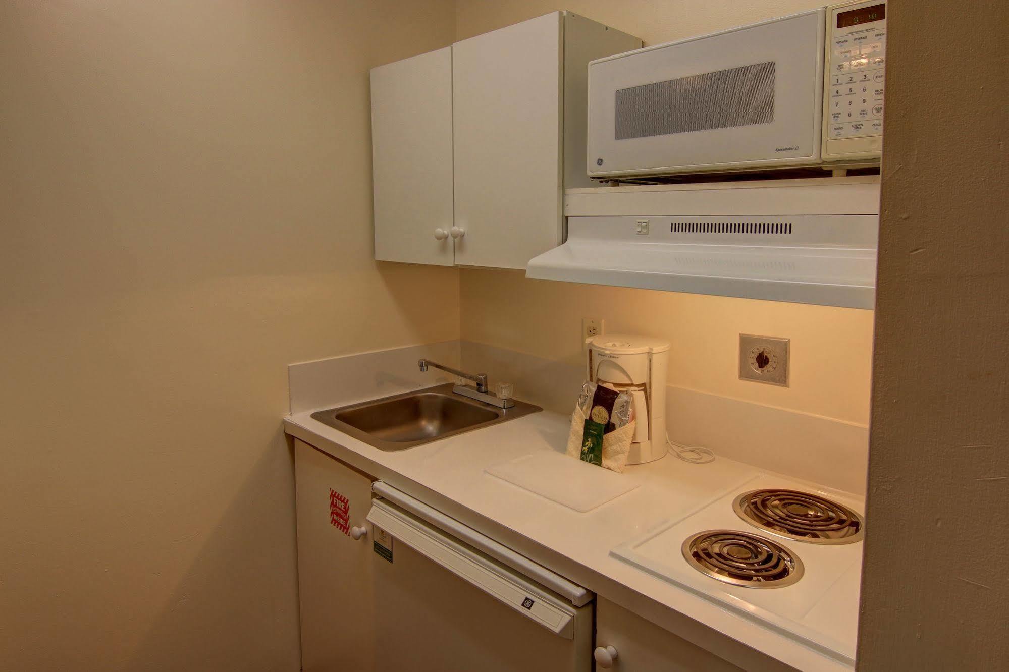 Intown Suites Extended Stay Atlanta Ga - Снеллвілл Екстер'єр фото