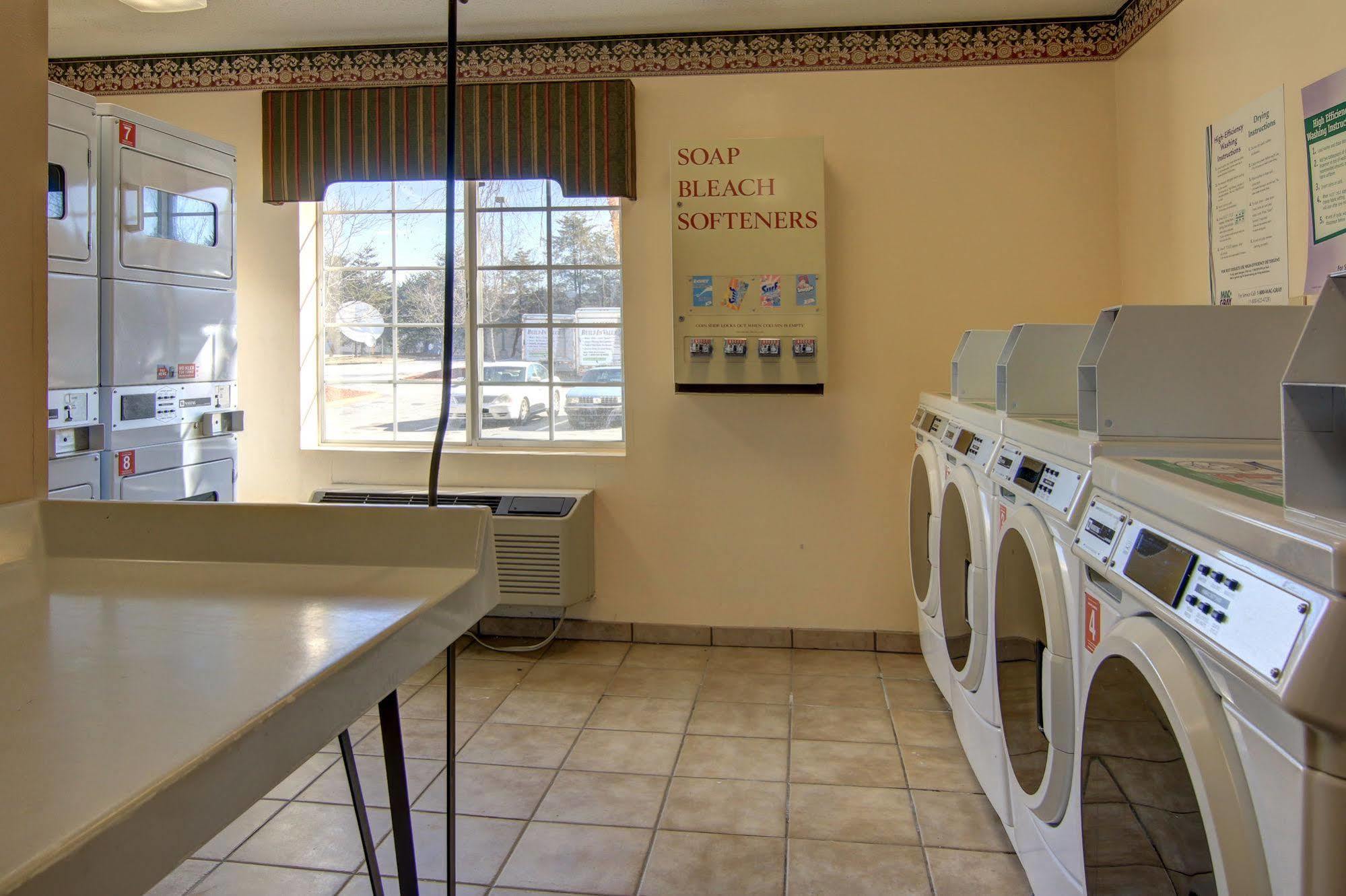 Intown Suites Extended Stay Atlanta Ga - Снеллвілл Екстер'єр фото